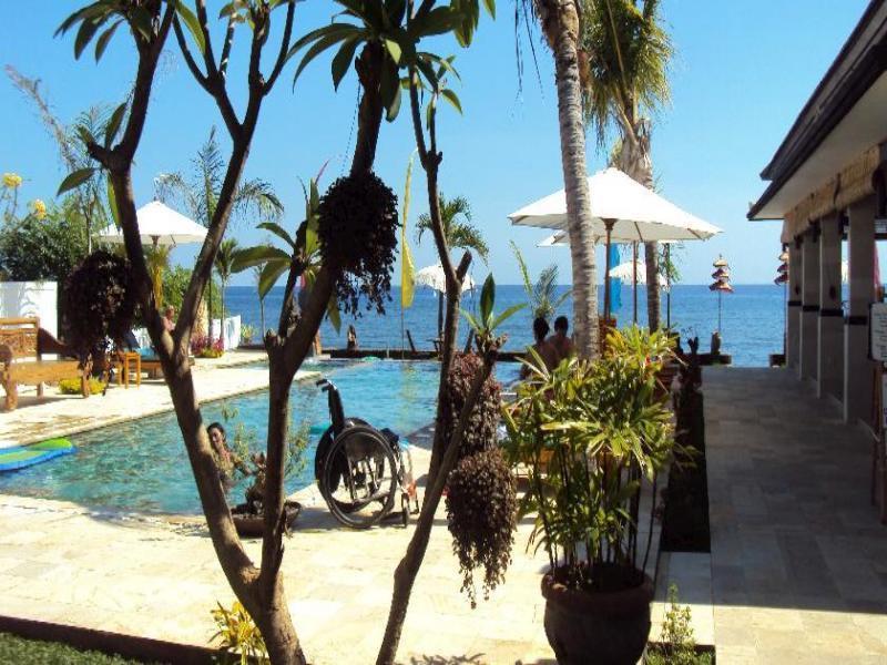 Kelapa Lovina Beach Villa Exterior foto