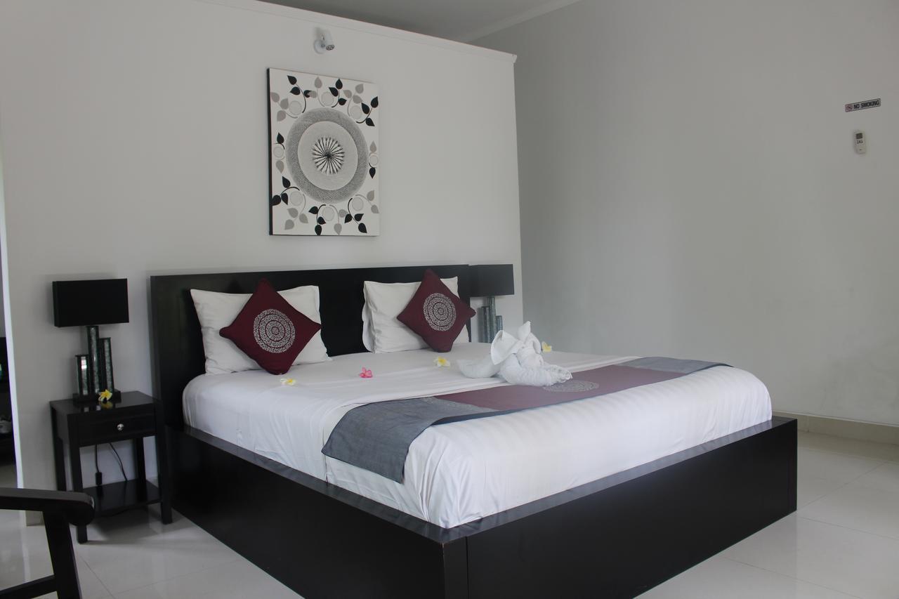 Kelapa Lovina Beach Villa Exterior foto
