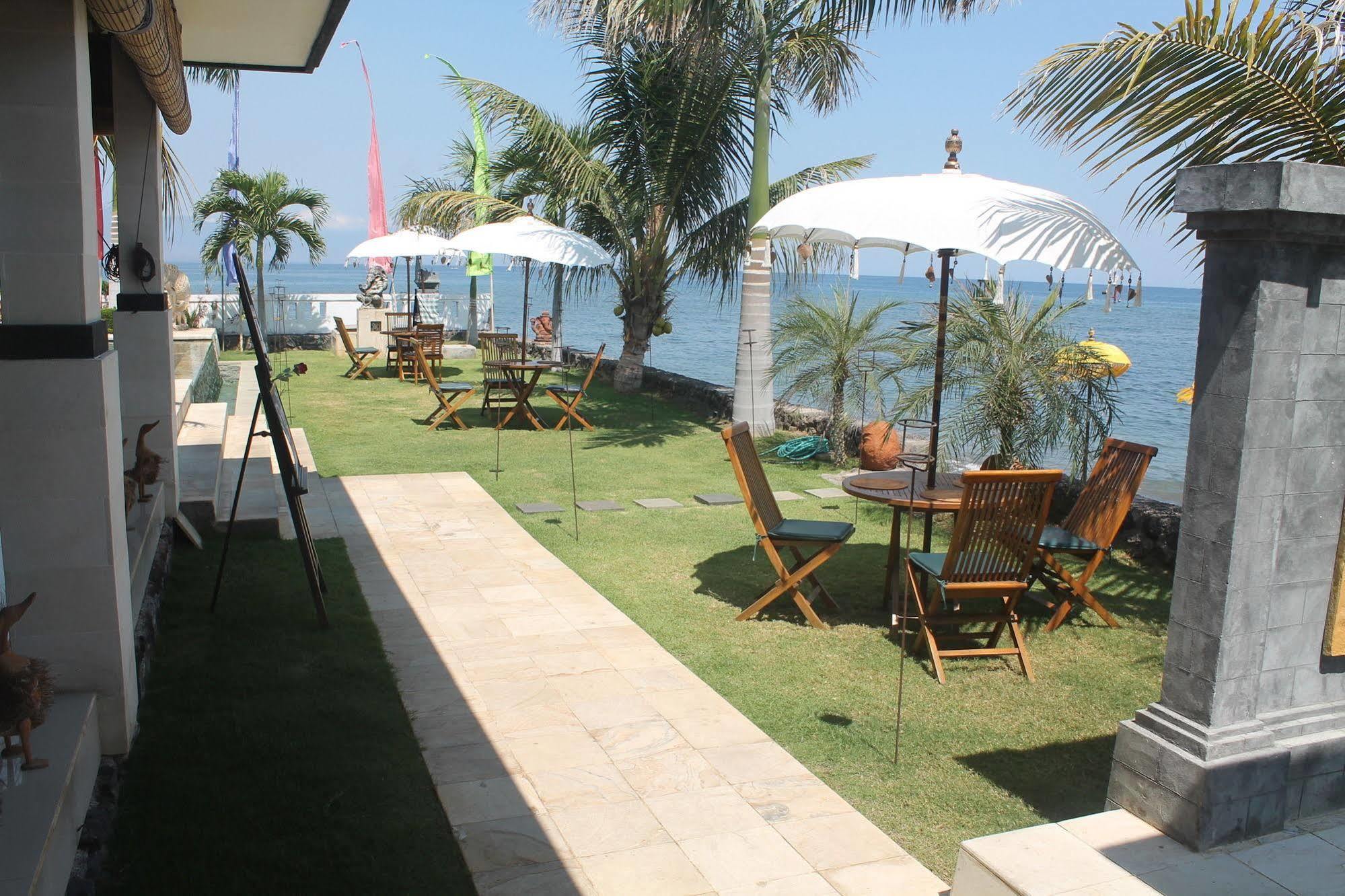 Kelapa Lovina Beach Villa Exterior foto